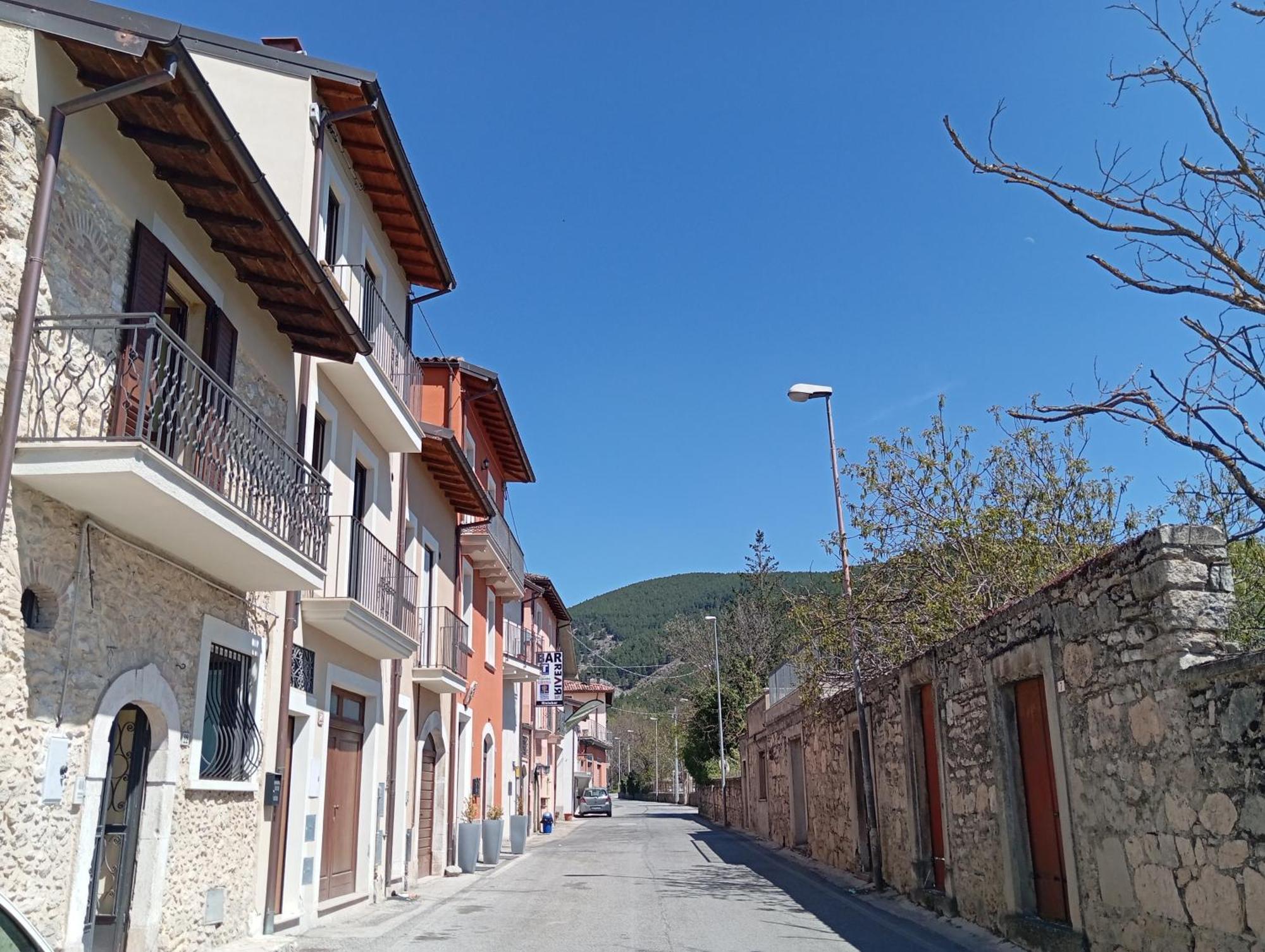 Villa La Casa Di B Paganica Esterno foto